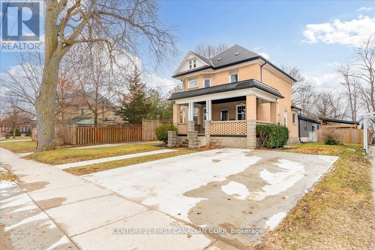 18 Colborne Street, Strathroy-Caradoc, Ontario  N7G 2L9 - Photo 2 - X12935588