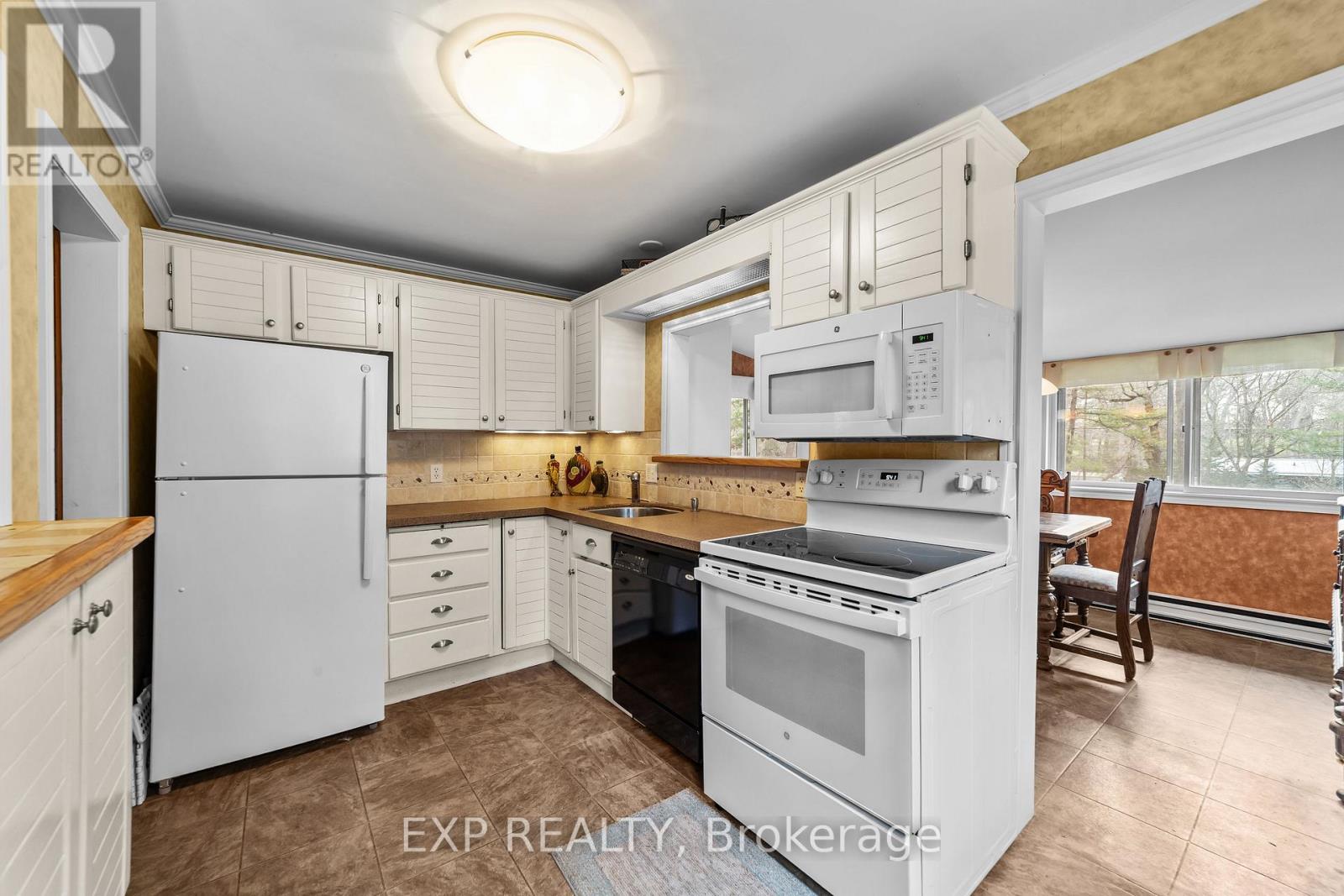 9 Summit Avenue, South Huron, Ontario  N0M 1T0 - Photo 20 - X12935610