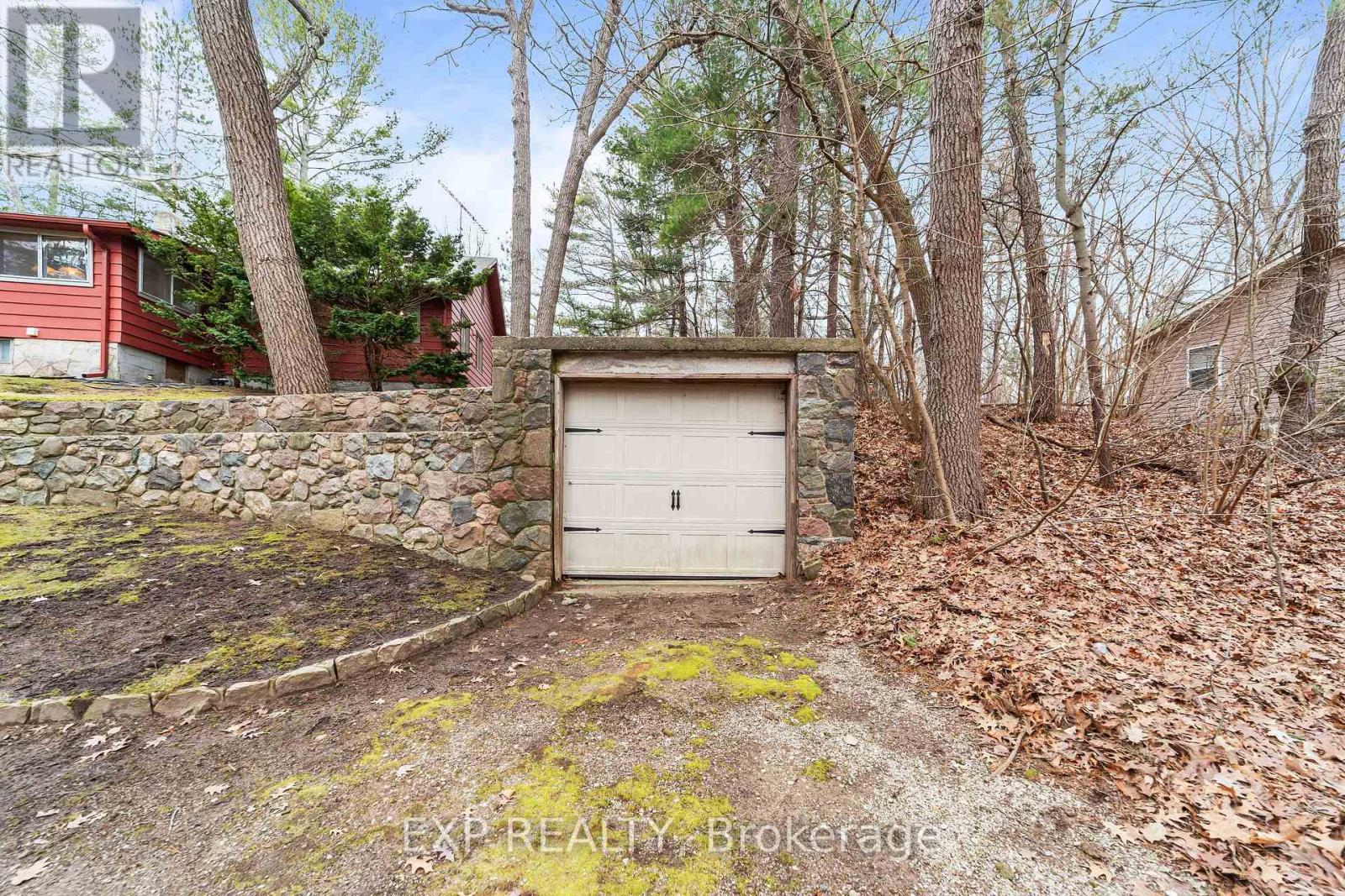 9 Summit Avenue, South Huron, Ontario  N0M 1T0 - Photo 35 - X12935610