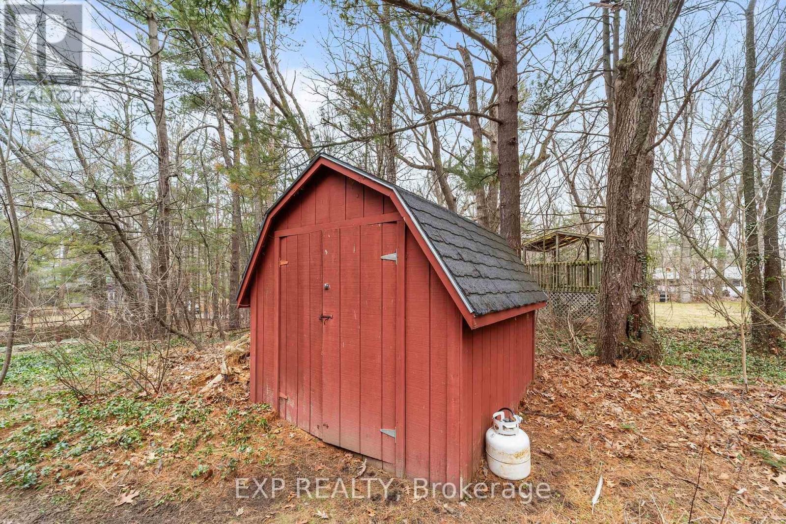 9 Summit Avenue, South Huron, Ontario  N0M 1T0 - Photo 38 - X12935610