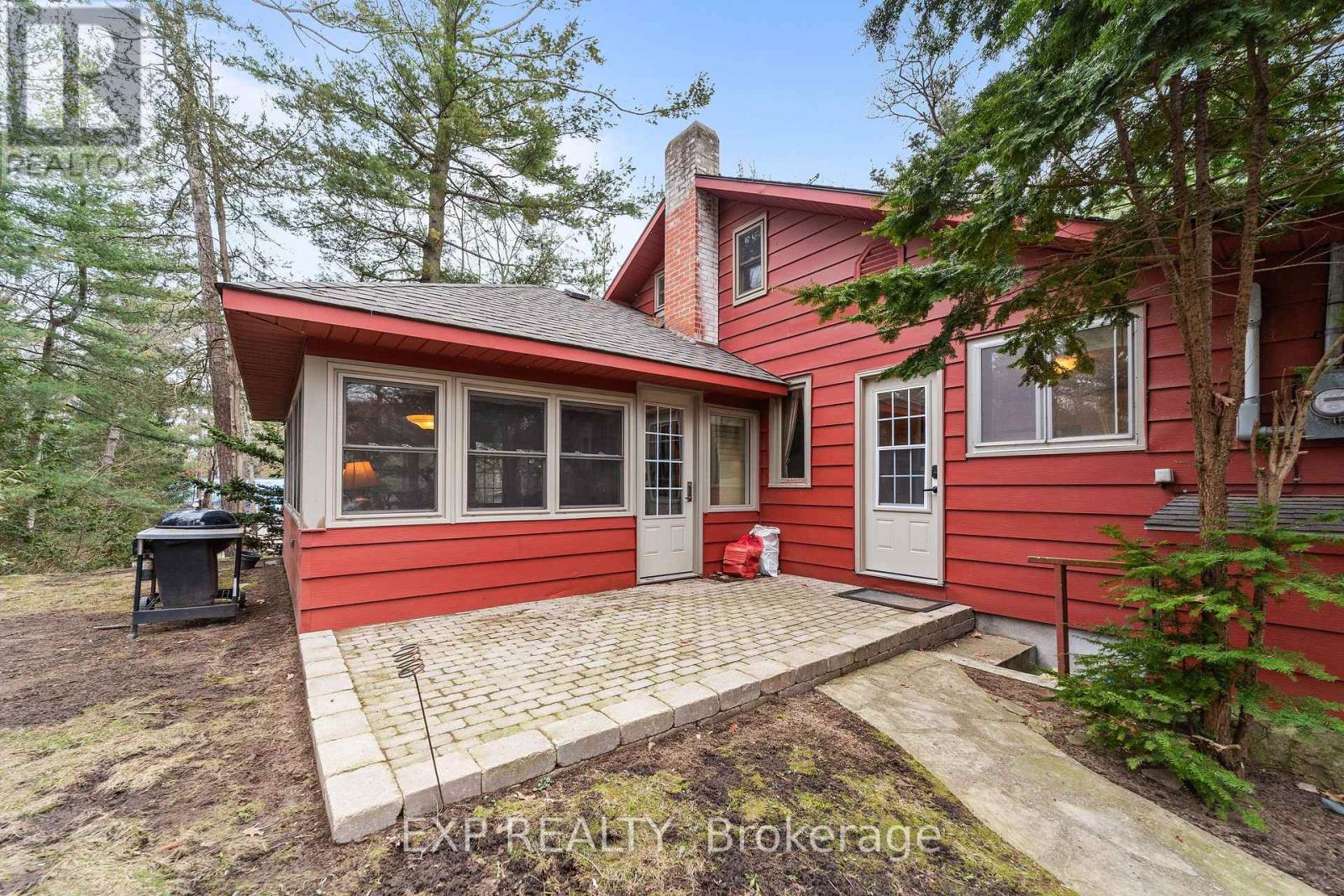 9 Summit Avenue, South Huron, Ontario  N0M 1T0 - Photo 5 - X12935610