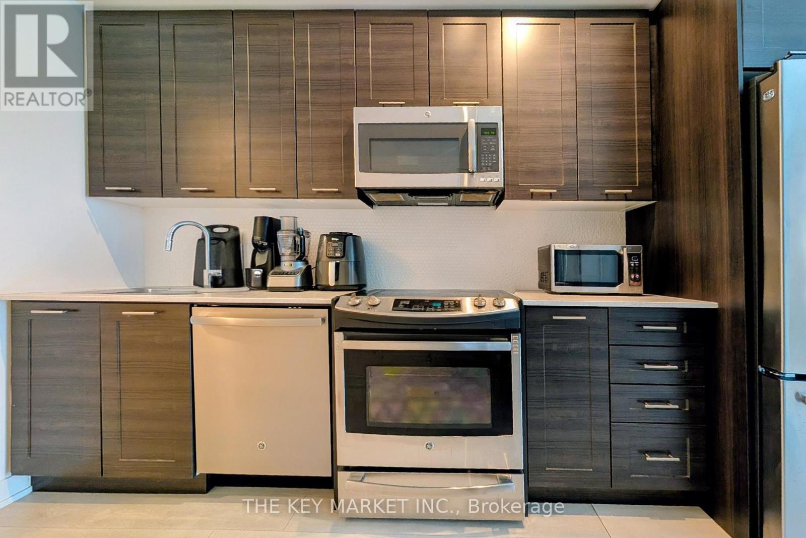 730 - 50 Bruyeres Mews, Toronto, Ontario  M5V 0H8 - Photo 10 - C12935584