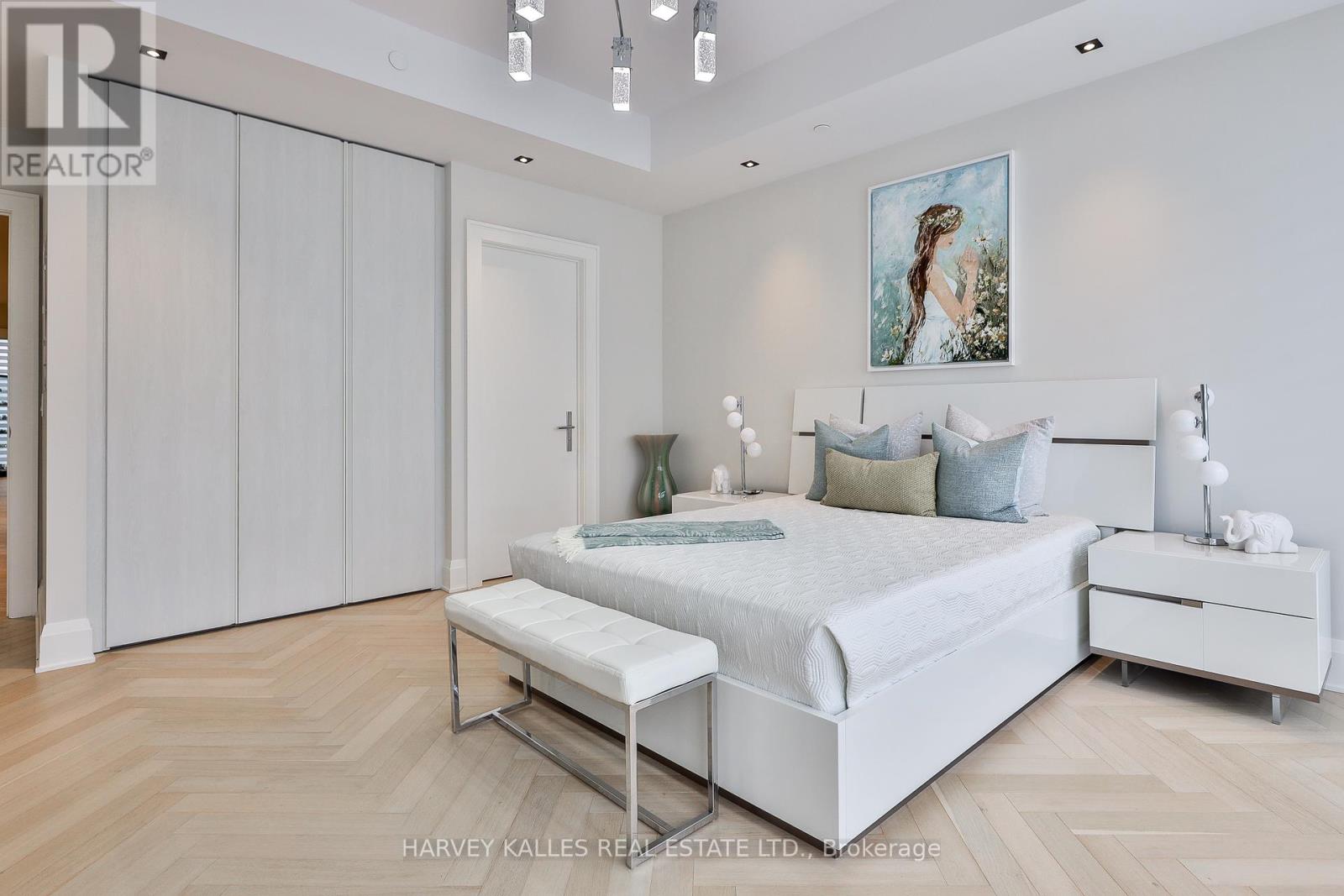 49 Foxbar Road, Toronto, Ontario  M4V 2G5 - Photo 27 - C12935636