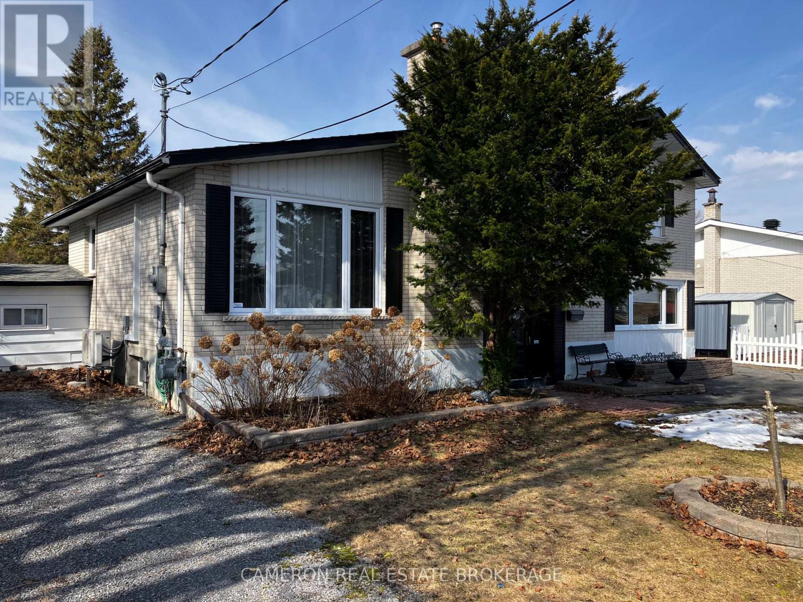 1540 GAGE AVENUE, Cornwall, Ontario