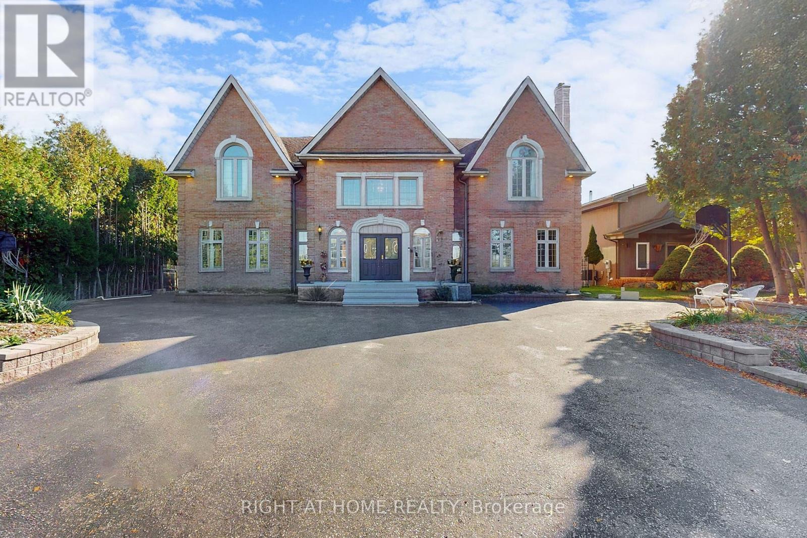 26 Ontoro Boulevard, Ajax, Ontario  L1Z 1X6 - Photo 3 - E12935590