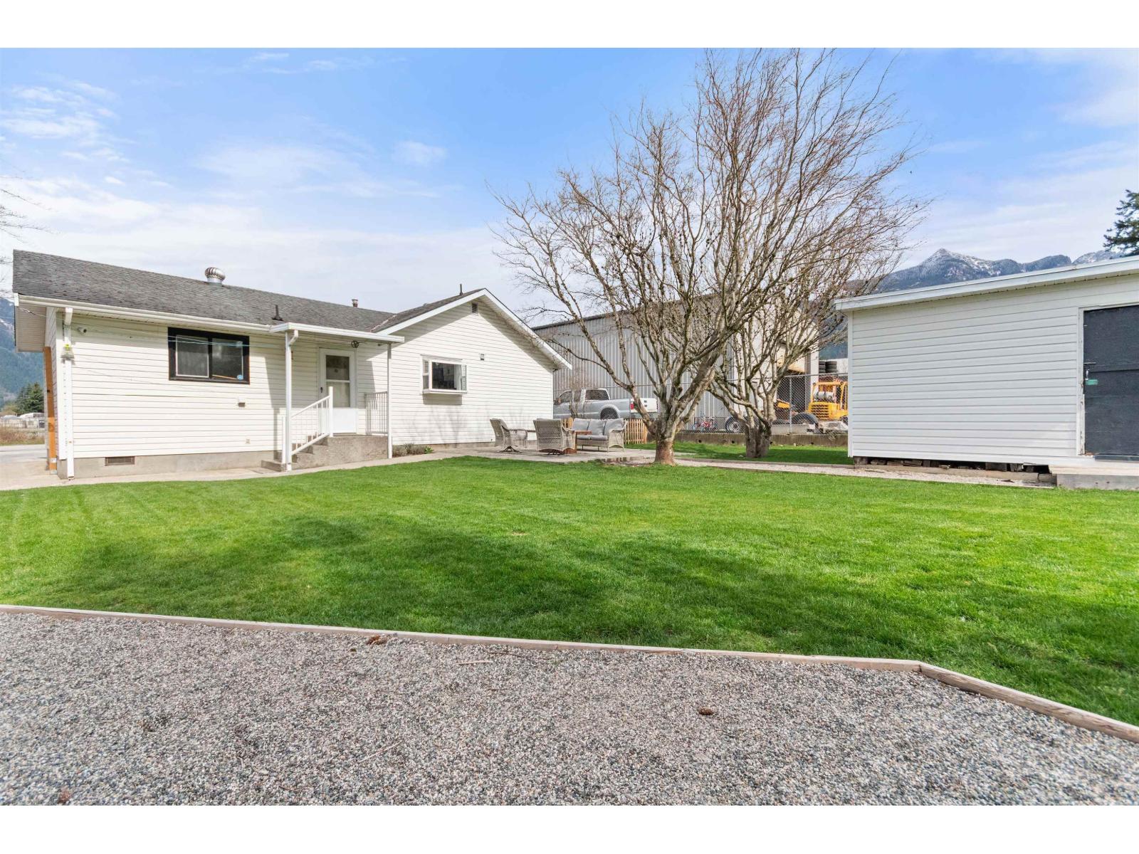 522 Raab Street, Hope, Hope, British Columbia  V0X 1L4 - Photo 2 - R3104526