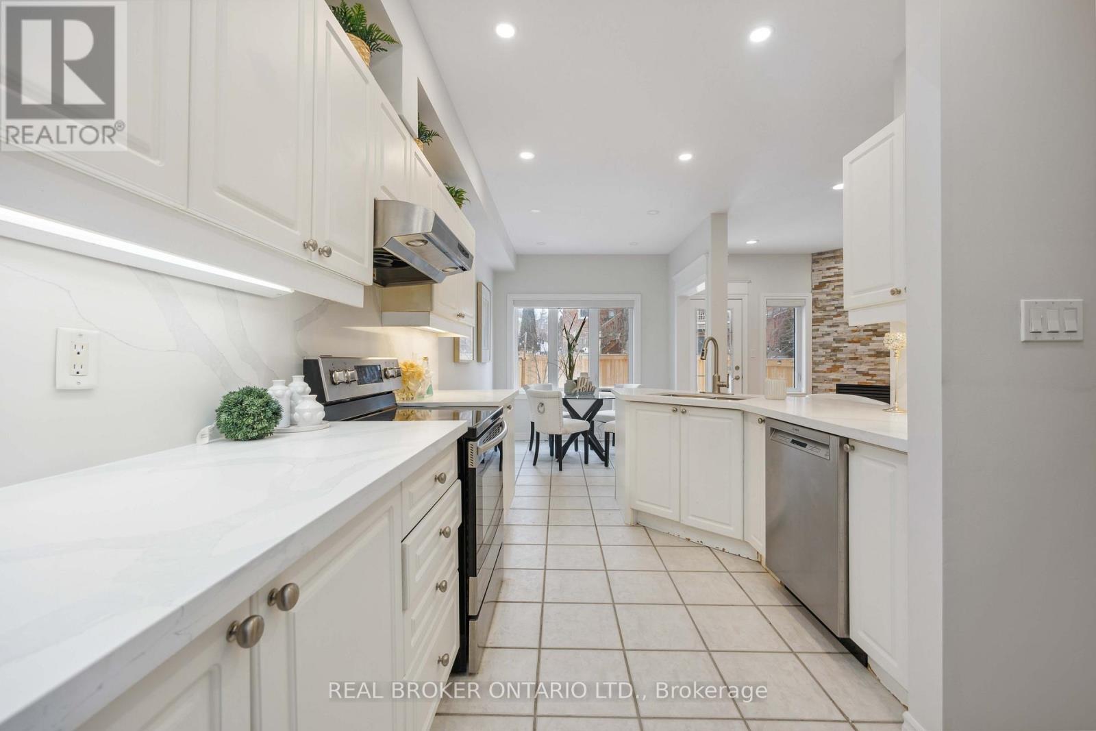 66 - 255 Shaftsbury Avenue, Richmond Hill, Ontario  L4C 0L9 - Photo 18 - N12935616