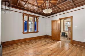 4514 Penetanguishene Road, Springwater (Hillsdale), Ontario  L0L 1V0 - Photo 6 - S12935570