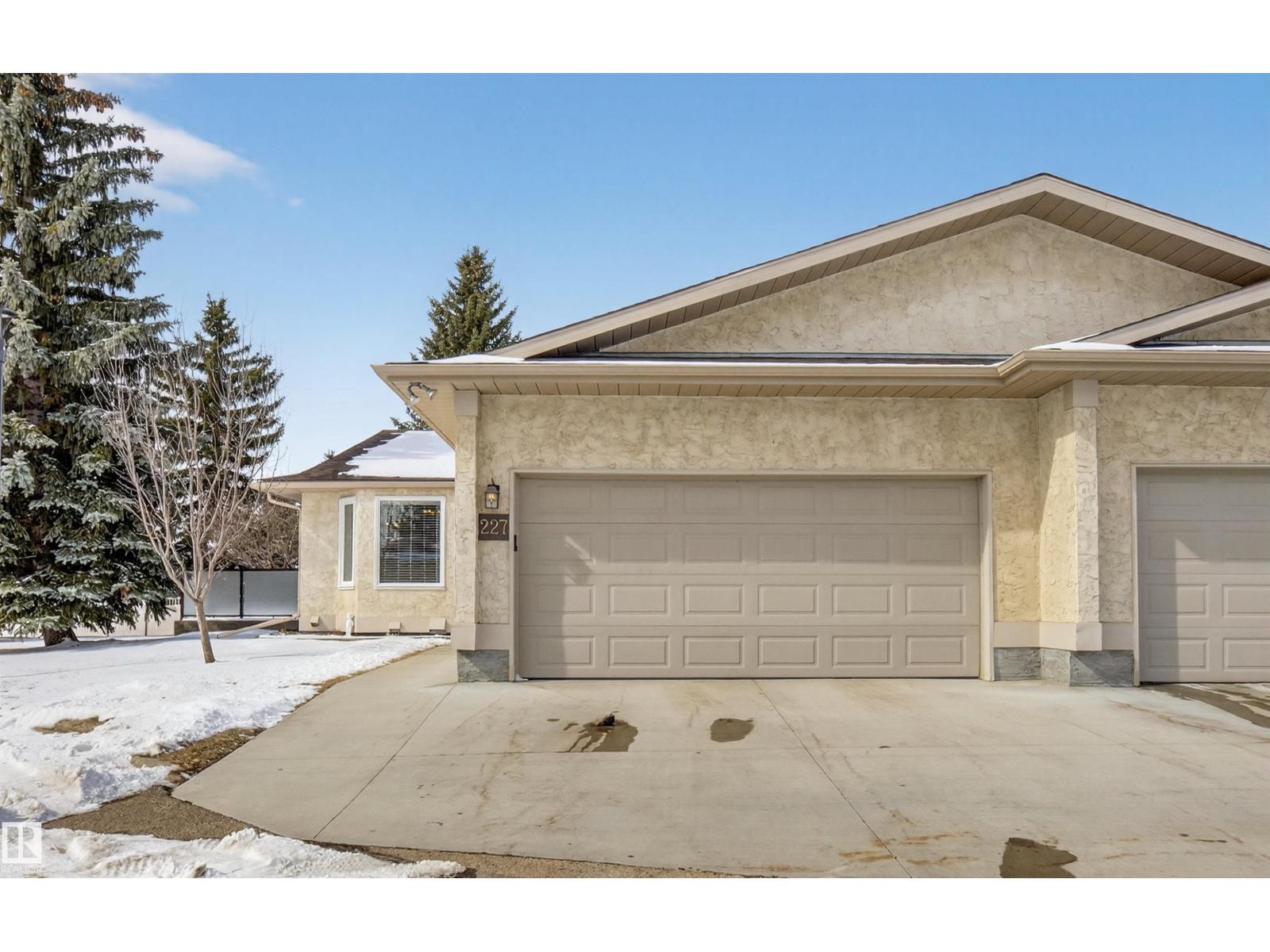 227 Knottwood Rd N Nw, Edmonton, Alberta  T6K 4B9 - Photo 1 - E4479711
