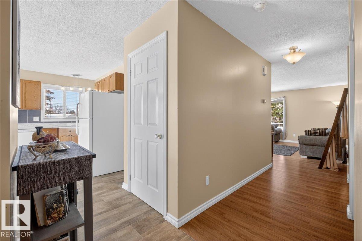 227 Knottwood Rd N Nw, Edmonton, Alberta  T6K 4B9 - Photo 2 - E4479711