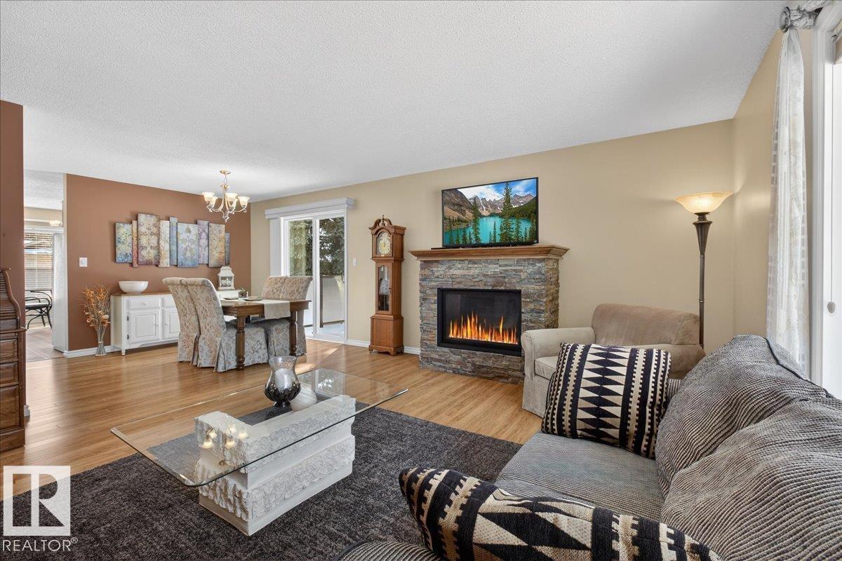 227 Knottwood Rd N Nw, Edmonton, Alberta  T6K 4B9 - Photo 9 - E4479711