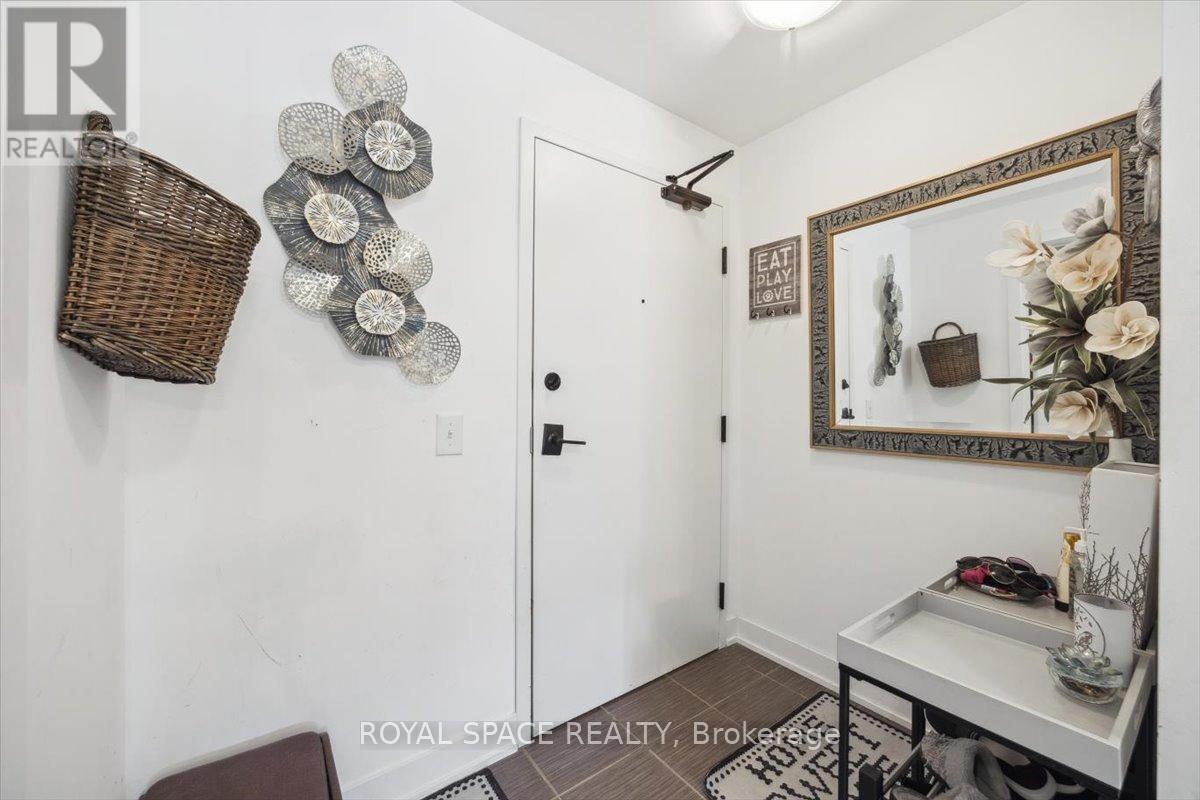 101 - 5 Chef Lane, Barrie (Bayshore), Ontario  L9J 0J8 - Photo 3 - S12935614