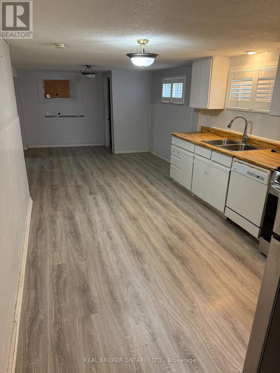 Lower - 136 Cabana Drive, Toronto, Ontario  M9L 1K9 - Photo 6 - W12935662