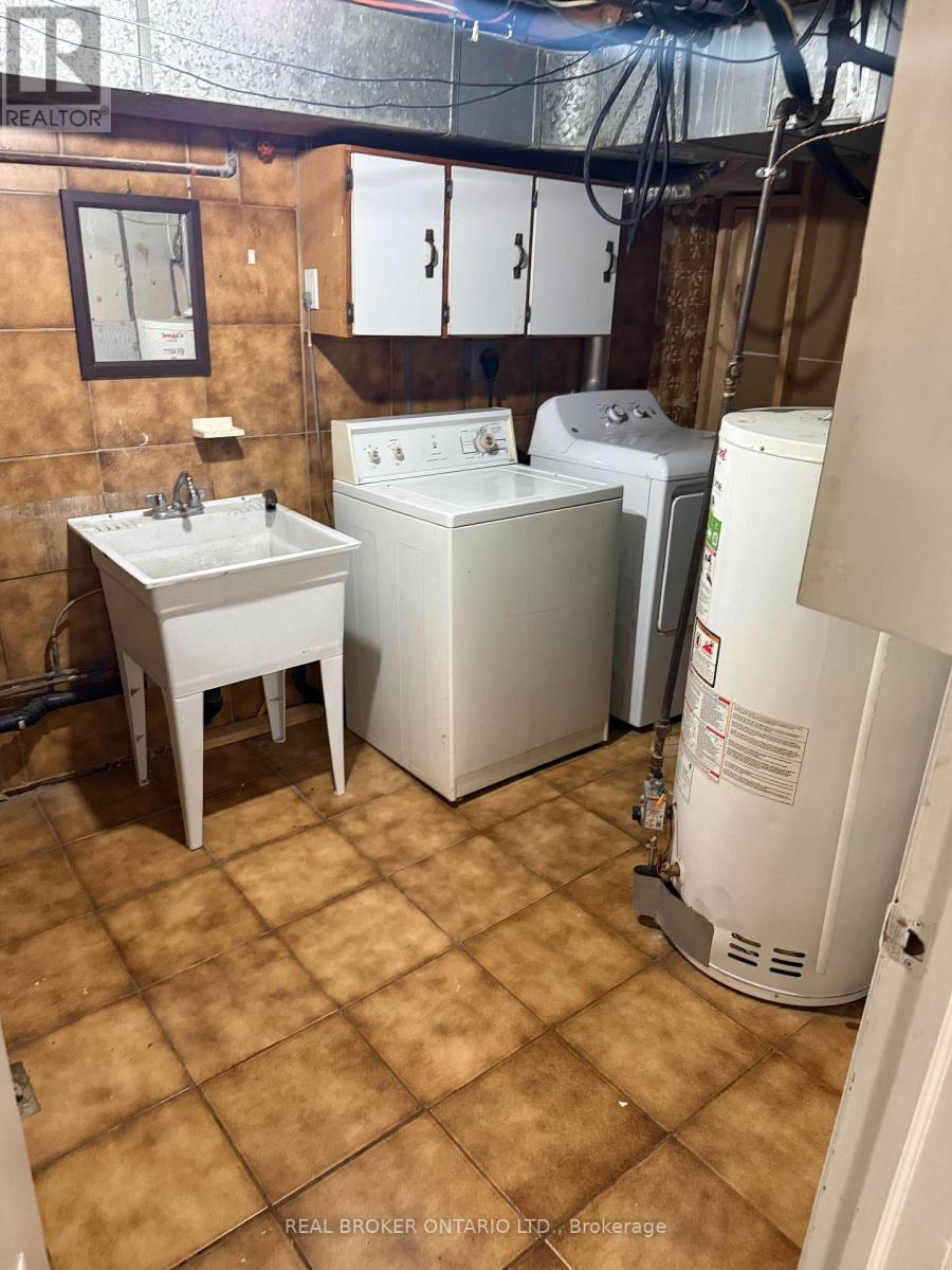 Lower - 136 Cabana Drive, Toronto, Ontario  M9L 1K9 - Photo 7 - W12935662