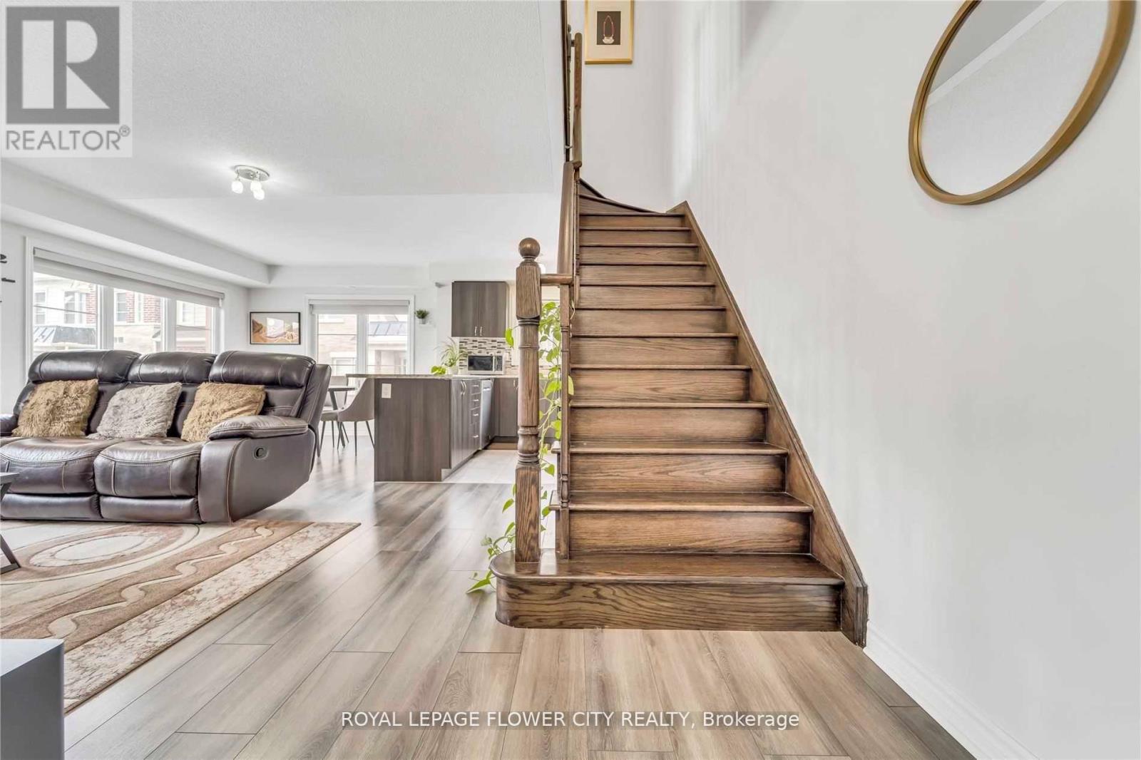 182 - 200 Veteran Drive, Brampton, Ontario  L7A 4S6 - Photo 3 - W12935664