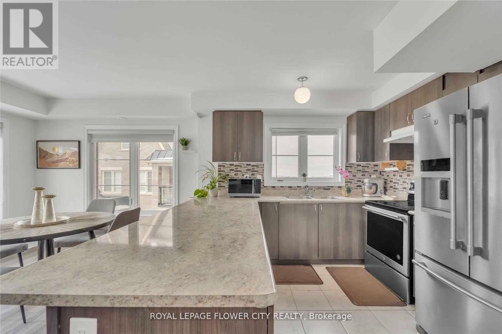 182 - 200 Veteran Drive, Brampton, Ontario  L7A 4S6 - Photo 5 - W12935664