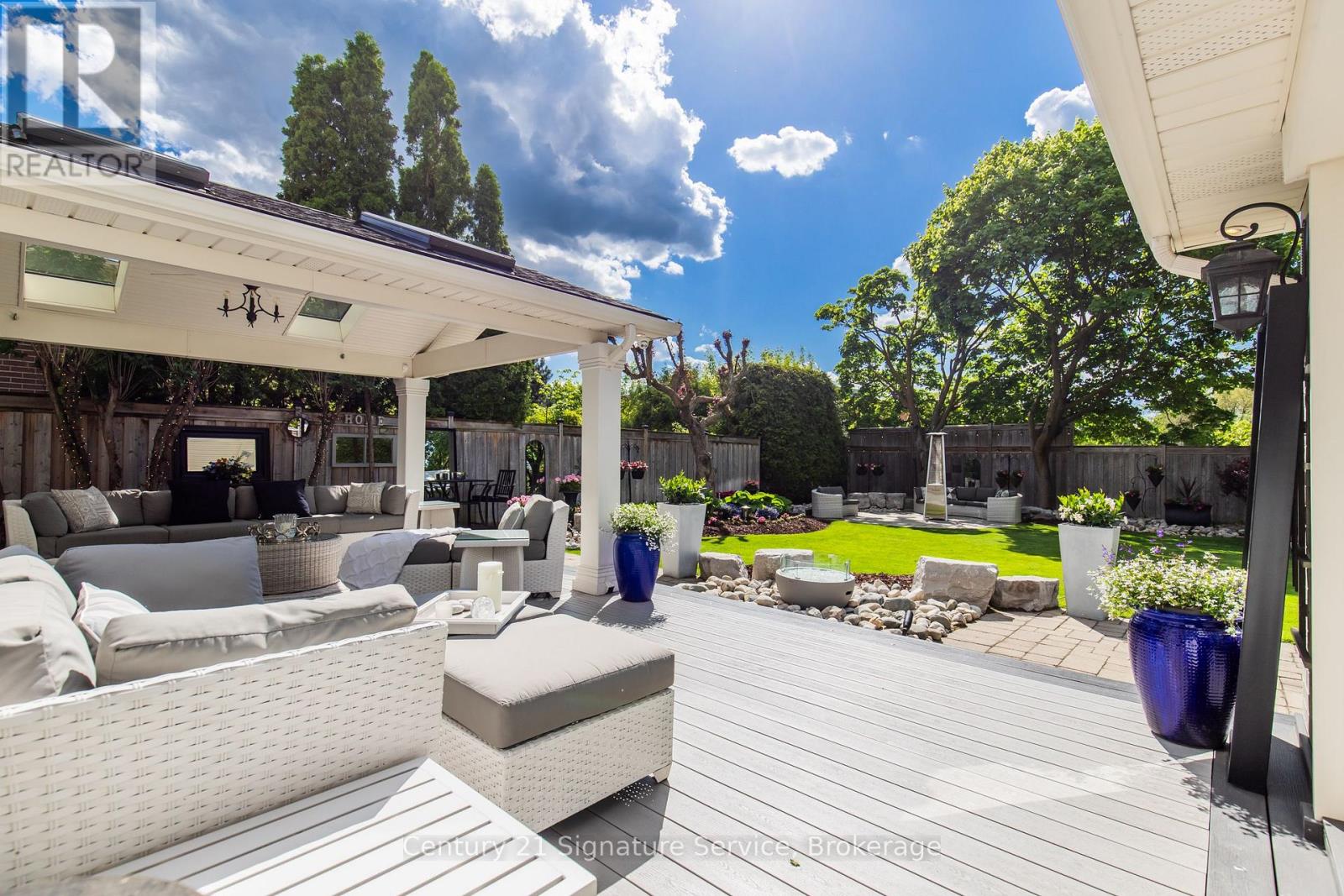 16 FERNDALE CRESCENT, Brampton, Ontario