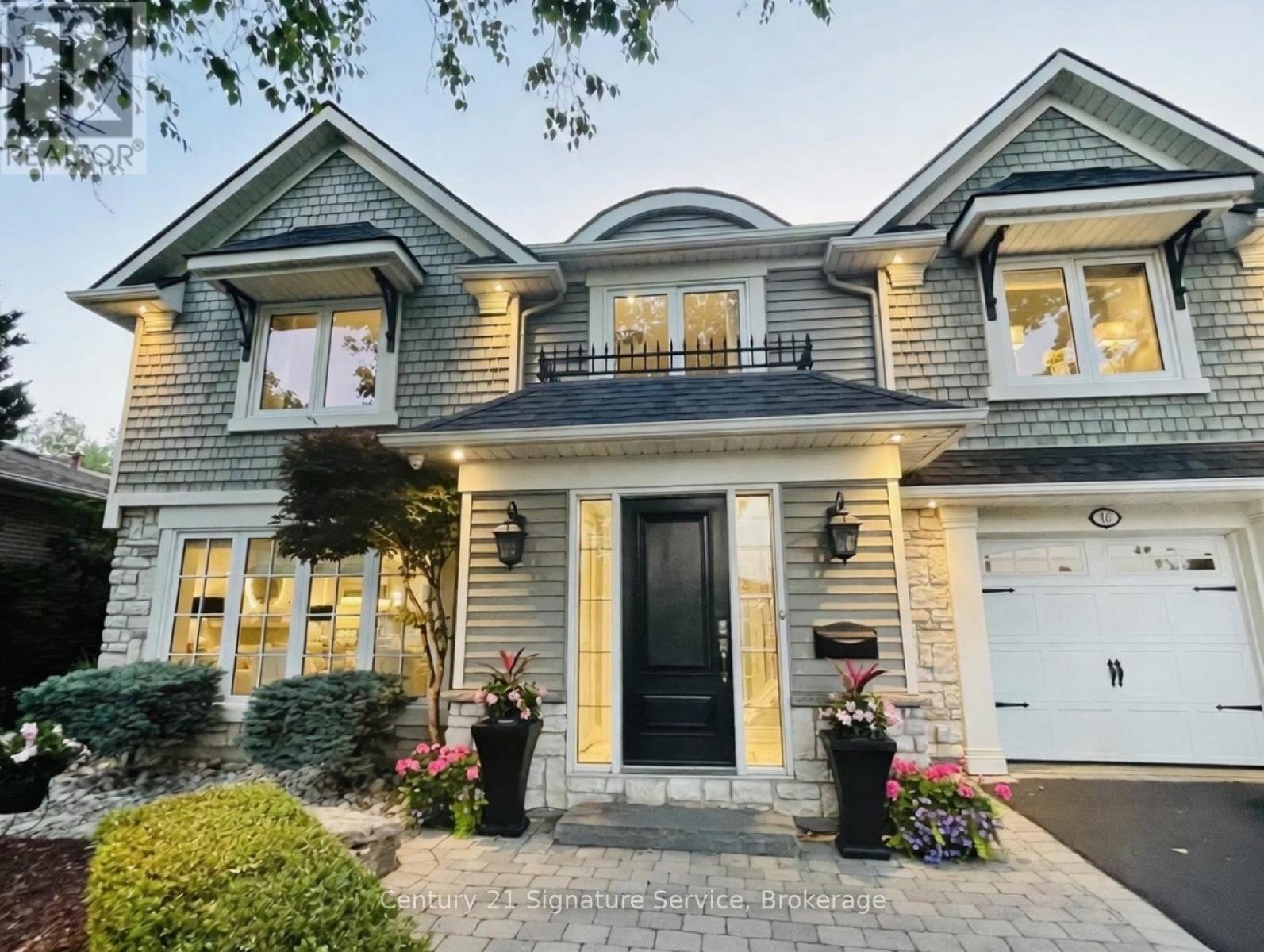 16 Ferndale Crescent, Brampton, Ontario  L6W 1E9 - Photo 3 - W12839772