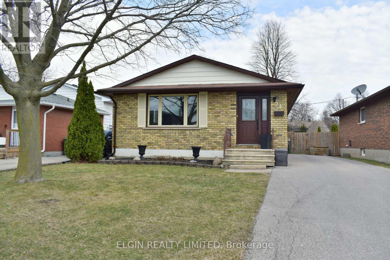 24 DYER STREET, St. Thomas, Ontario
