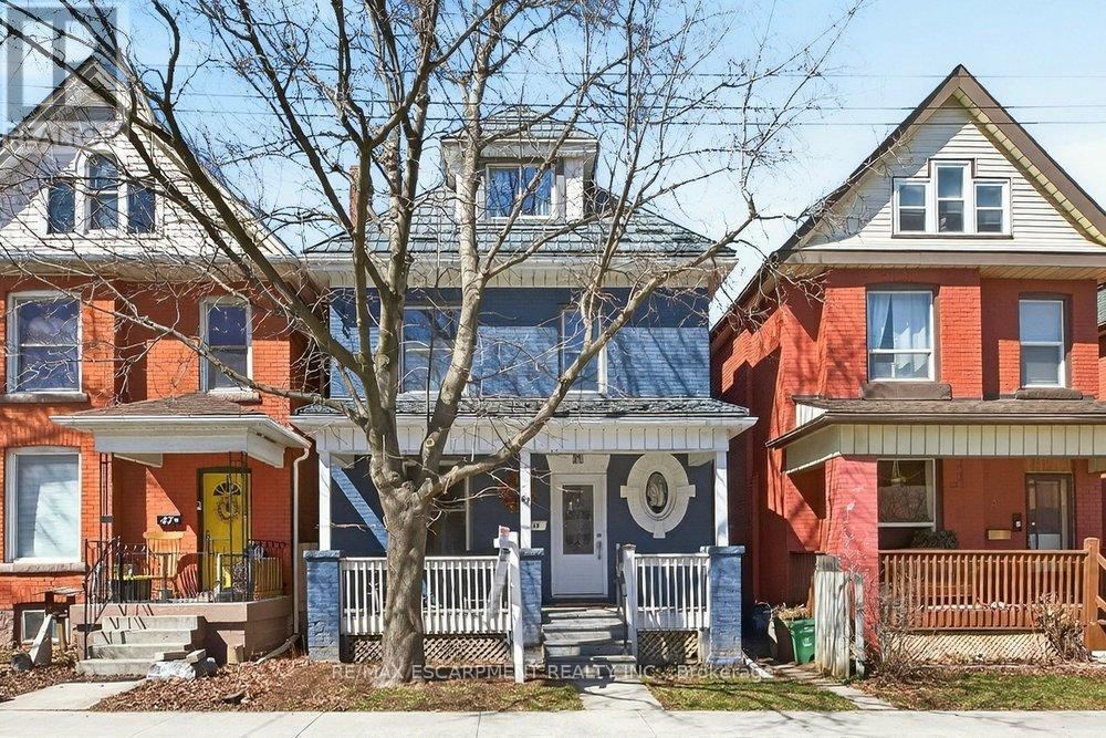 49 CHEEVER STREET, Hamilton, Ontario