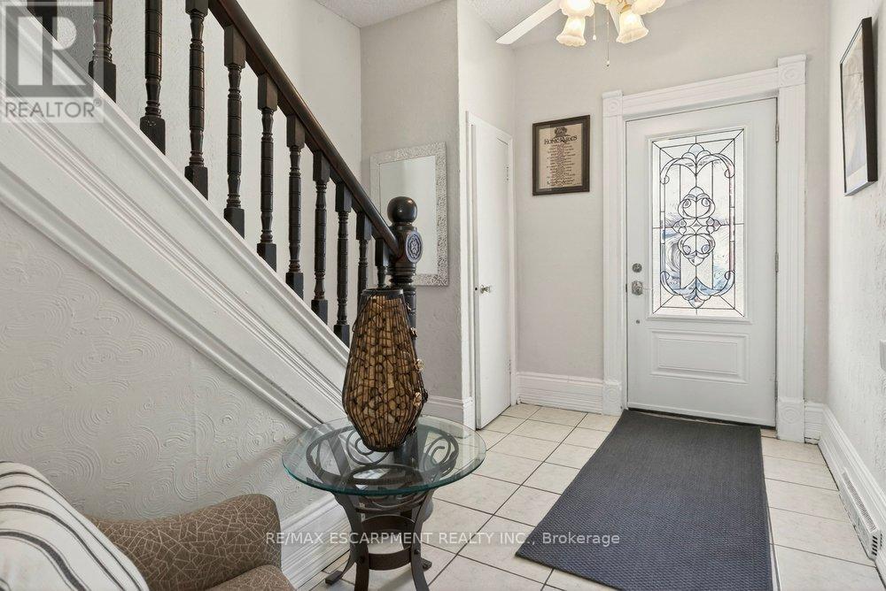 49 Cheever Street, Hamilton, Ontario  L8L 5R6 - Photo 6 - X12935594