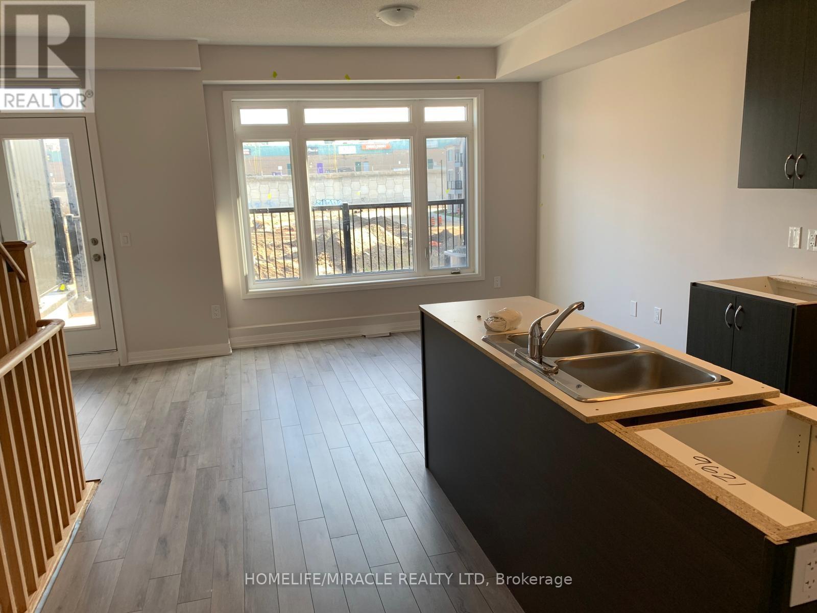 109 - 585 Colborne Street E, Brantford, Ontario  N3S 0K4 - Photo 3 - X12935686