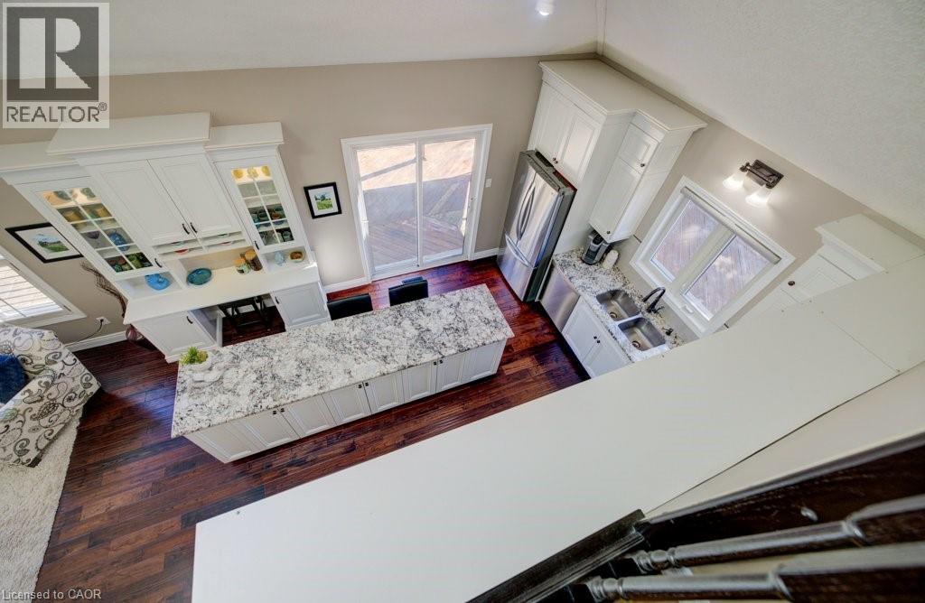 640 Heathcliffe Place, Waterloo, Ontario  N2T 2P3 - Photo 2 - 40814289