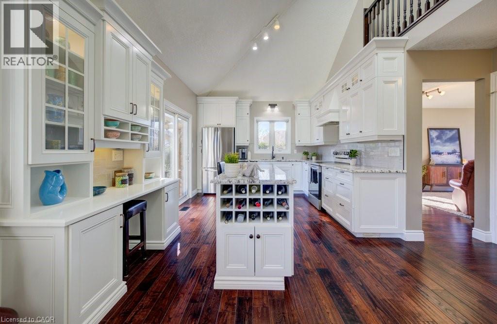 640 Heathcliffe Place, Waterloo, Ontario  N2T 2P3 - Photo 3 - 40814289