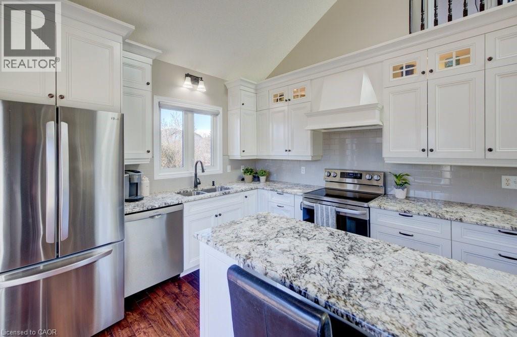 640 Heathcliffe Place, Waterloo, Ontario  N2T 2P3 - Photo 5 - 40814289