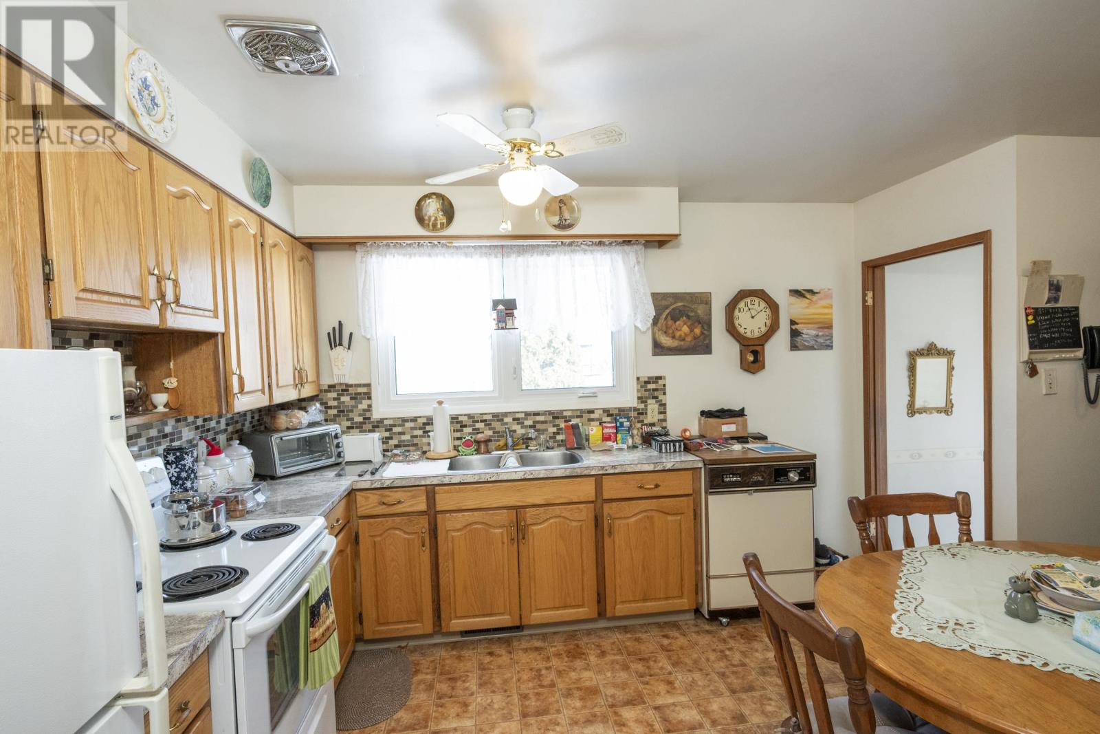 139 Spruce Ct, Thunder Bay, Ontario  P7C 1X9 - Photo 10 - TB2600535