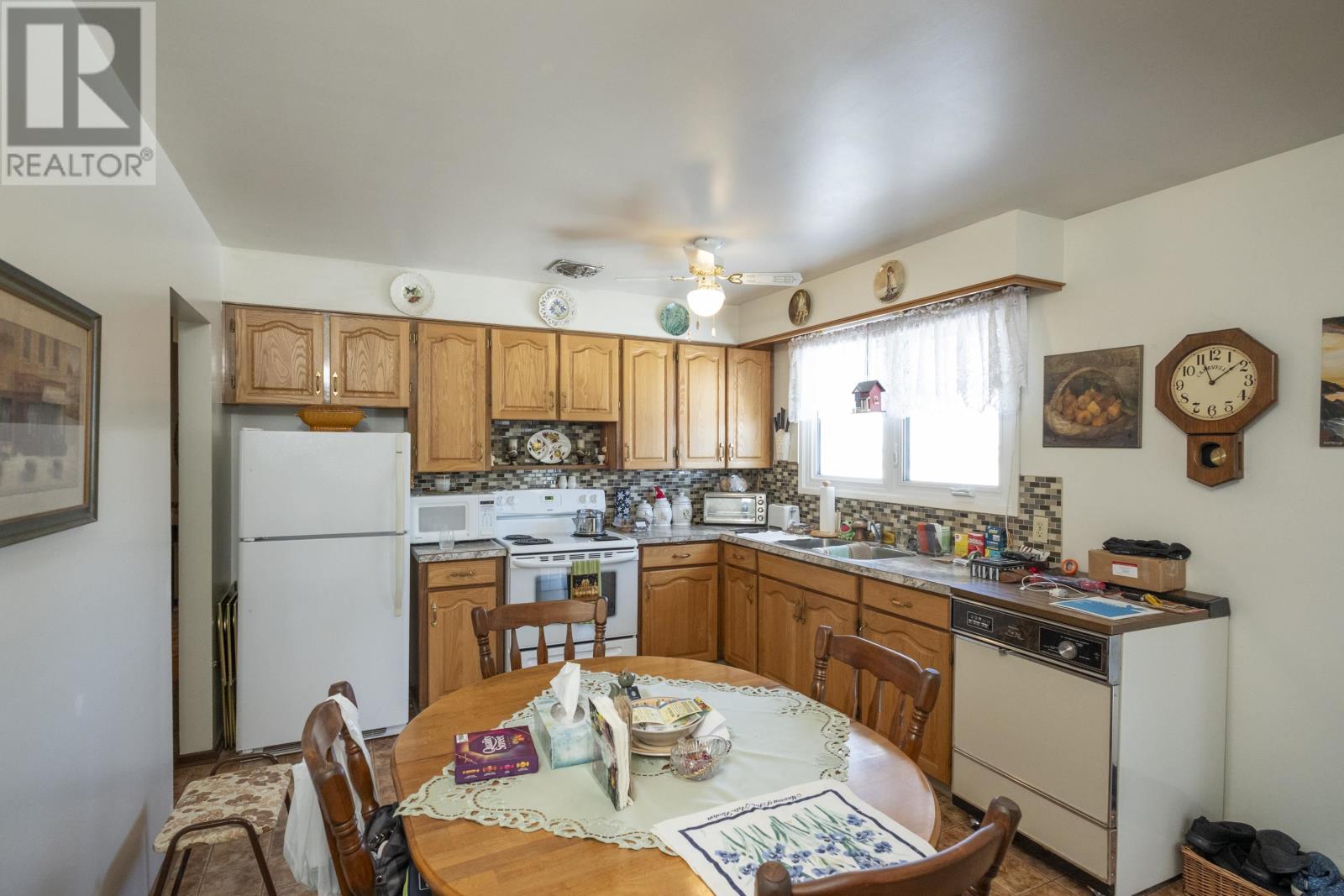 139 Spruce Ct, Thunder Bay, Ontario  P7C 1X9 - Photo 8 - TB2600535