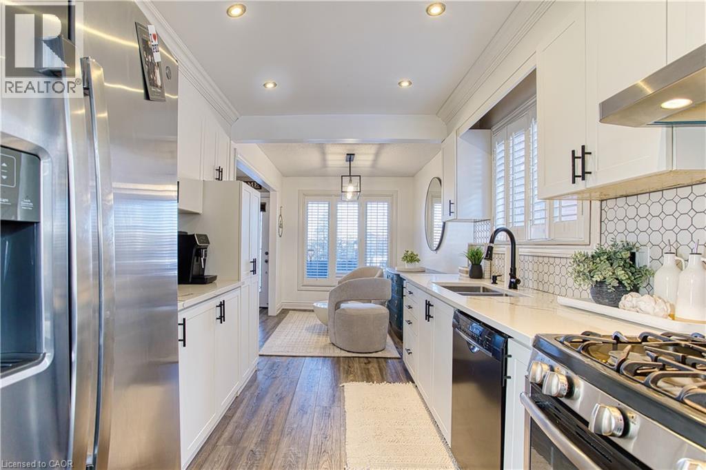 39 Regis Court, Stoney Creek, Ontario  L8E 4M8 - Photo 11 - 40802389