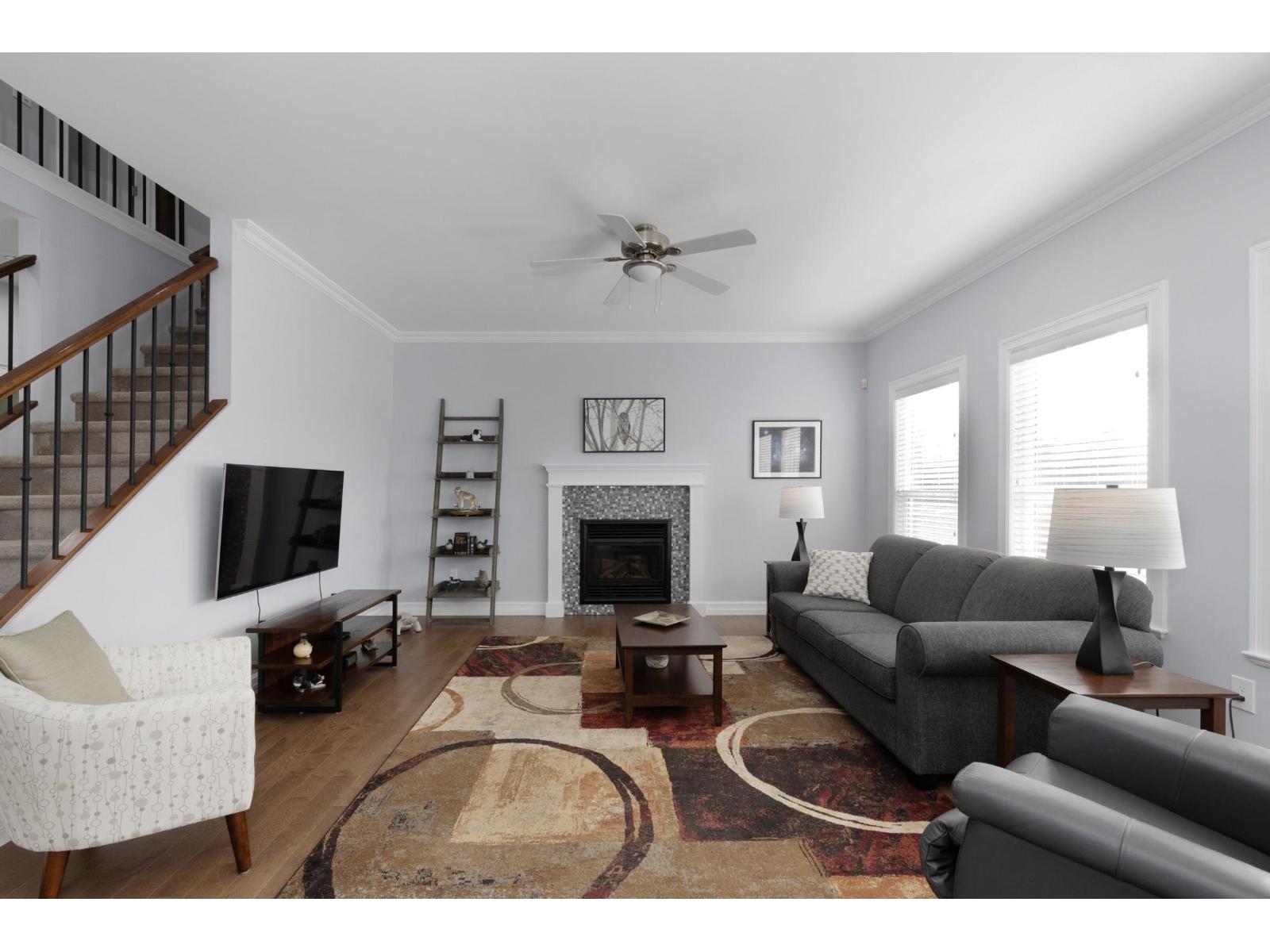 8022 Little Terrace, Mission, British Columbia  V2V 7B5 - Photo 3 - R3104173