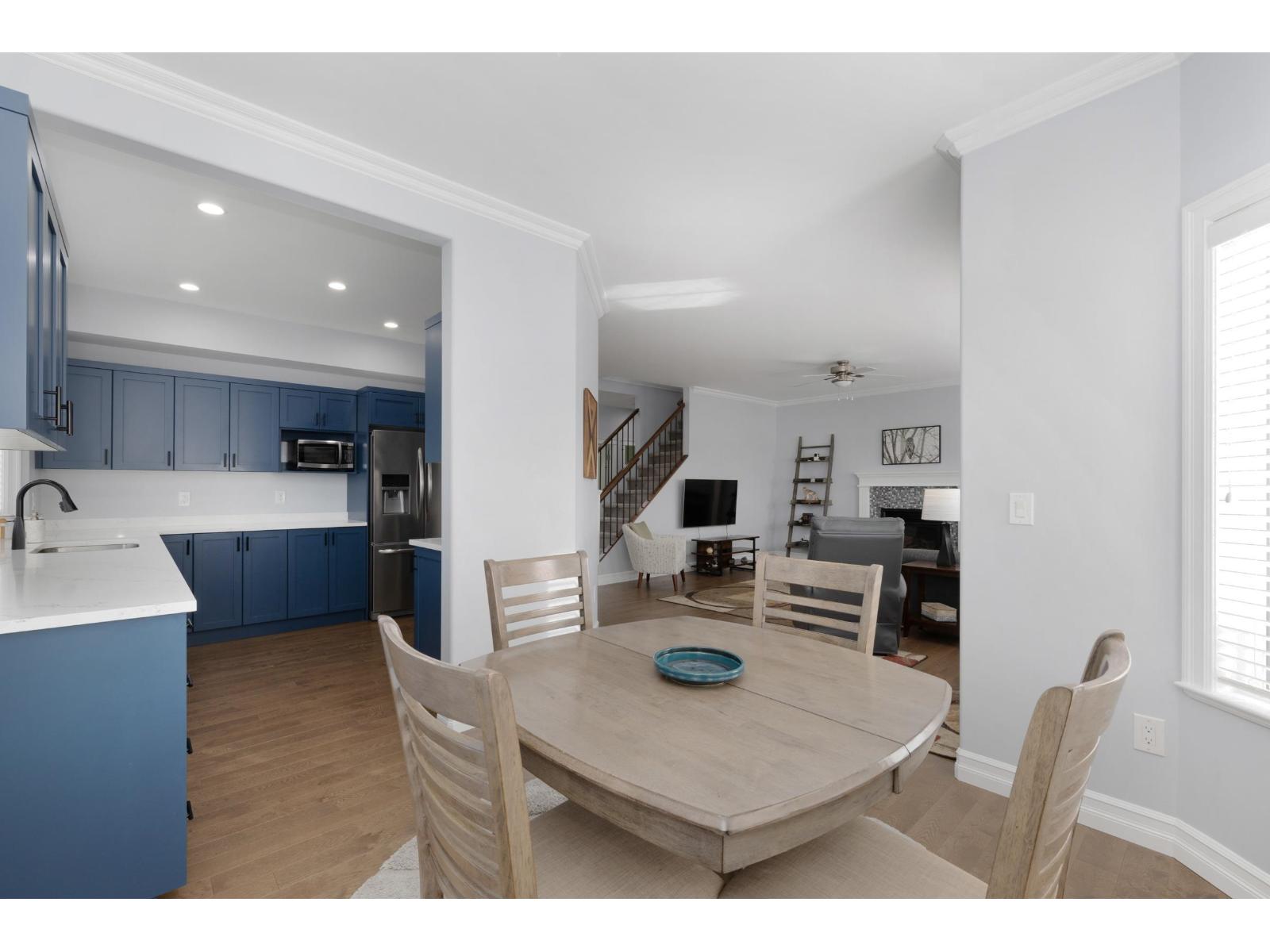 8022 Little Terrace, Mission, British Columbia  V2V 7B5 - Photo 7 - R3104173