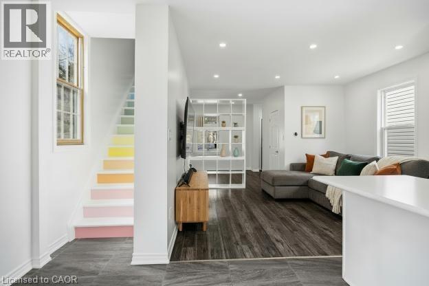 Photo 11 of 27 for 42 Palace Street