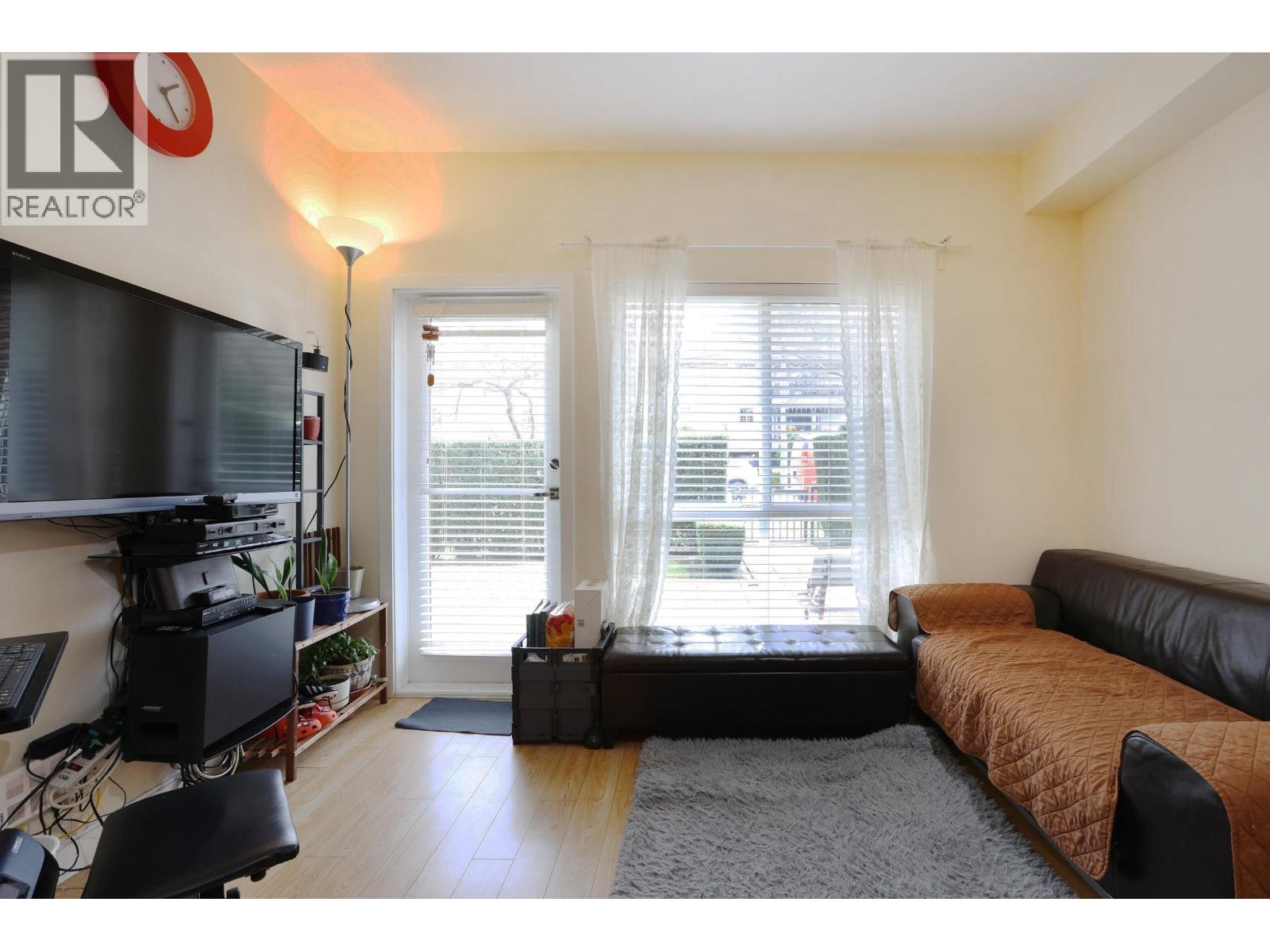 112 5655 Inman Avenue, Burnaby, British Columbia  V5H 2M2 - Photo 3 - R3099161