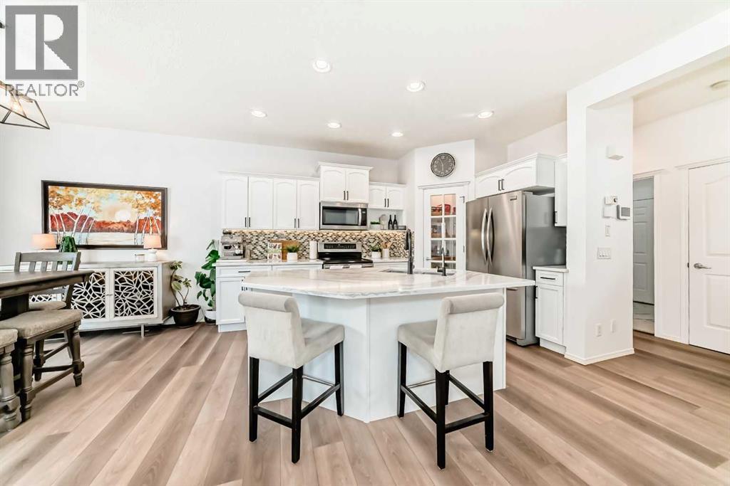 102 Royal Oak Crescent Nw, Calgary, Alberta  T3G 4Y7 - Photo 4 - A2297185