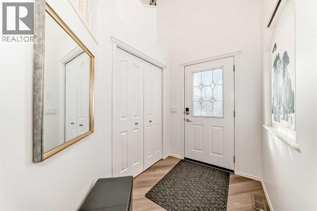 102 Royal Oak Crescent Nw, Calgary, Alberta  T3G 4Y7 - Photo 3 - A2297185