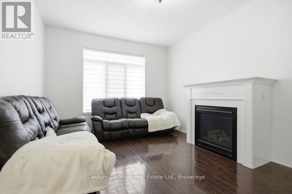 4827 Columbus Drive, Burlington, Ontario  L7M 0J4 - Photo 11 - W12935806