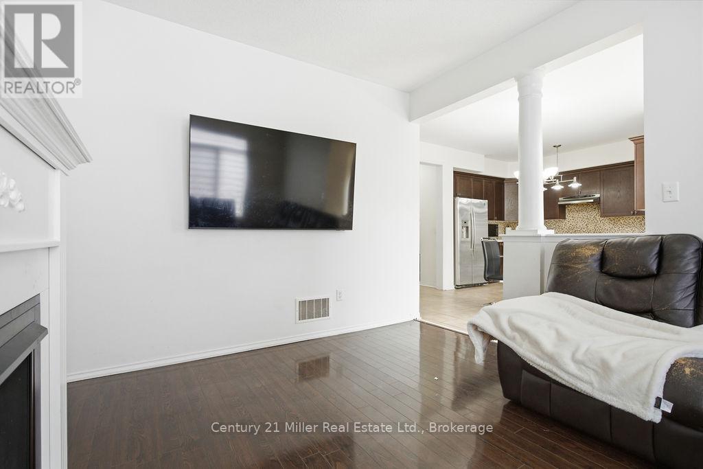 4827 Columbus Drive, Burlington, Ontario  L7M 0J4 - Photo 12 - W12935806