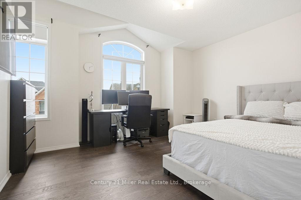 4827 Columbus Drive, Burlington, Ontario  L7M 0J4 - Photo 15 - W12935806