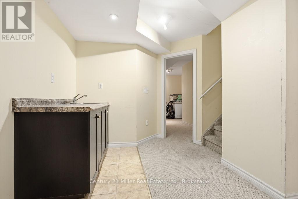 4827 Columbus Drive, Burlington, Ontario  L7M 0J4 - Photo 25 - W12935806