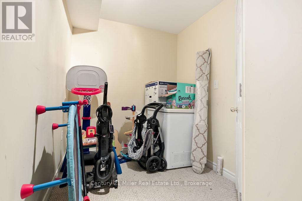 4827 Columbus Drive, Burlington, Ontario  L7M 0J4 - Photo 31 - W12935806