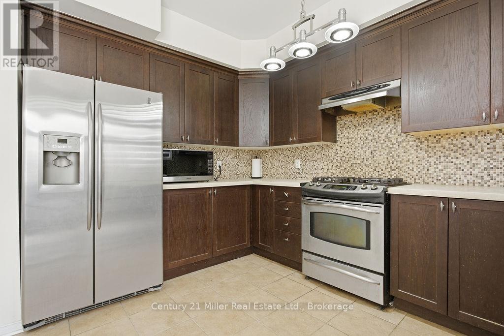 4827 Columbus Drive, Burlington, Ontario  L7M 0J4 - Photo 9 - W12935806