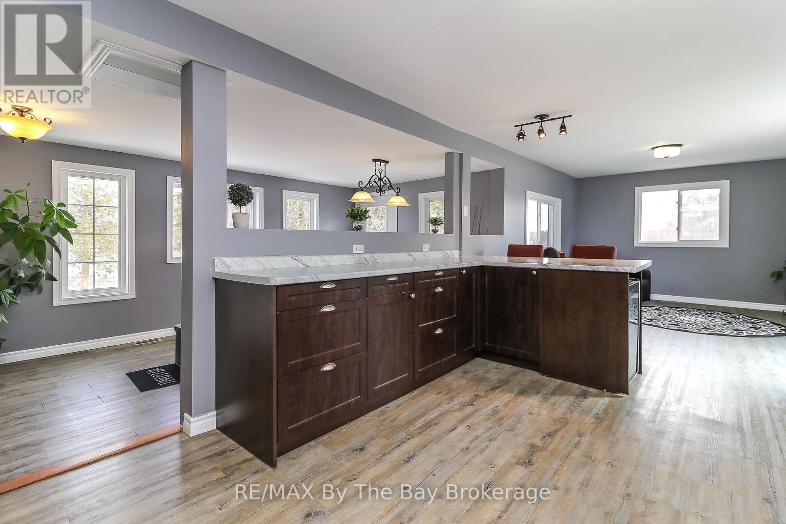 2533 Flos 3 Road W, Springwater, Ontario  L0L 2K0 - Photo 14 - S12935852