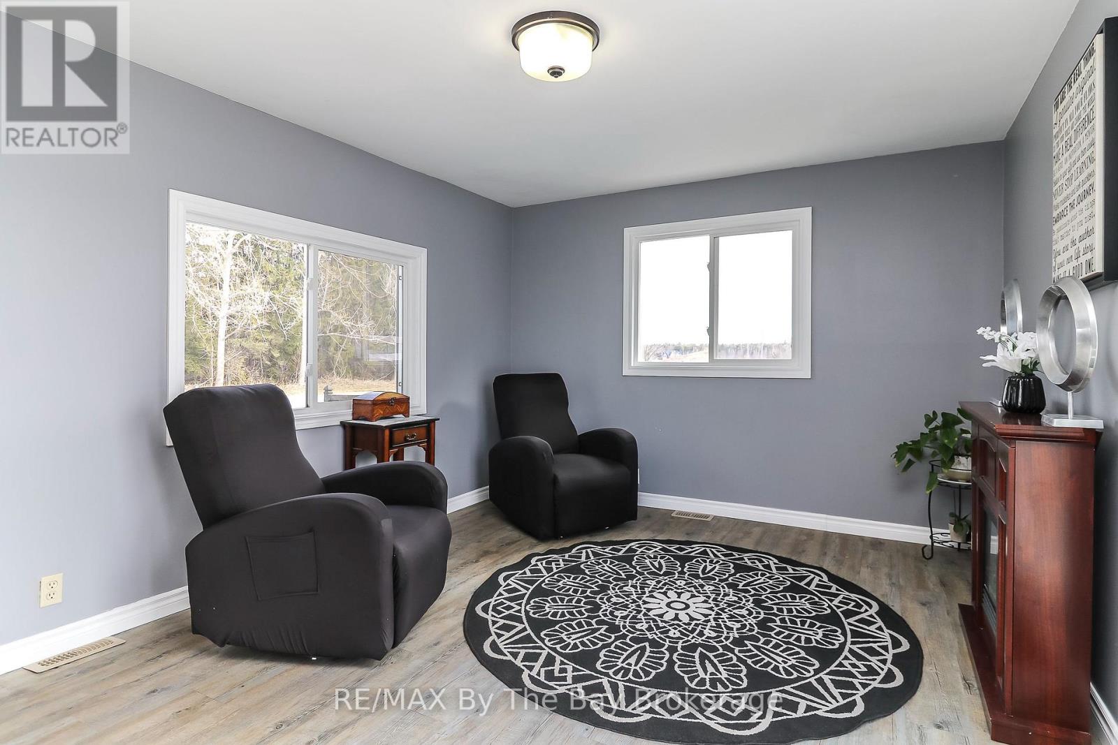 2533 Flos 3 Road W, Springwater, Ontario  L0L 2K0 - Photo 16 - S12935852