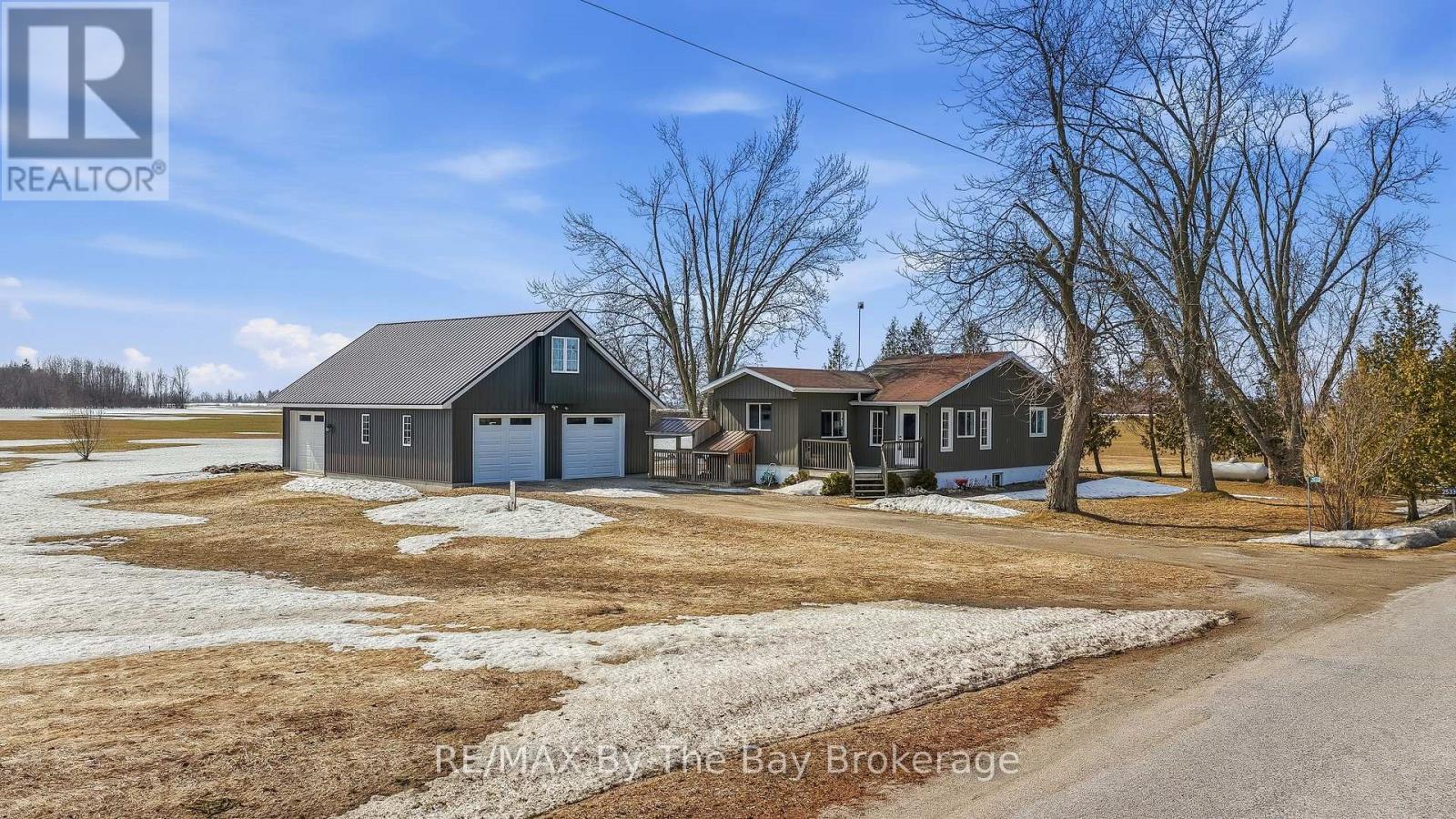 2533 Flos 3 Road W, Springwater, Ontario  L0L 2K0 - Photo 39 - S12935852