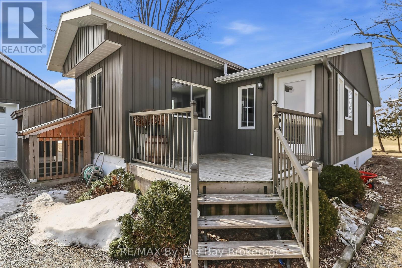 2533 Flos 3 Road W, Springwater, Ontario  L0L 2K0 - Photo 9 - S12935852