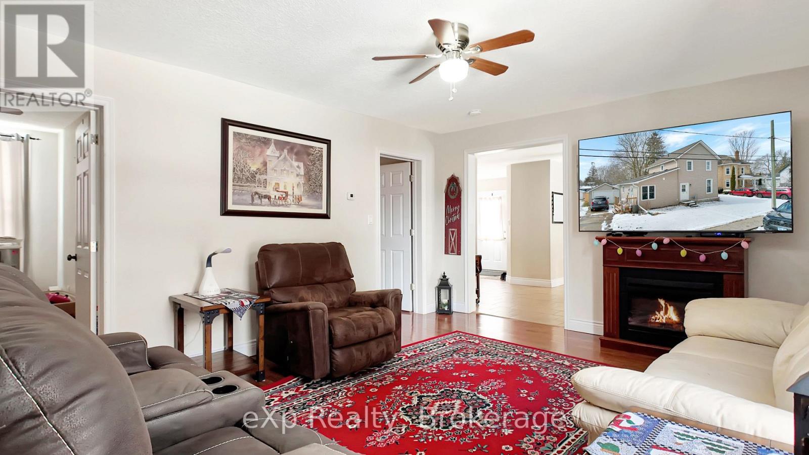 370 6th Avenue, Hanover, Ontario  N4N 2E9 - Photo 16 - X12935752