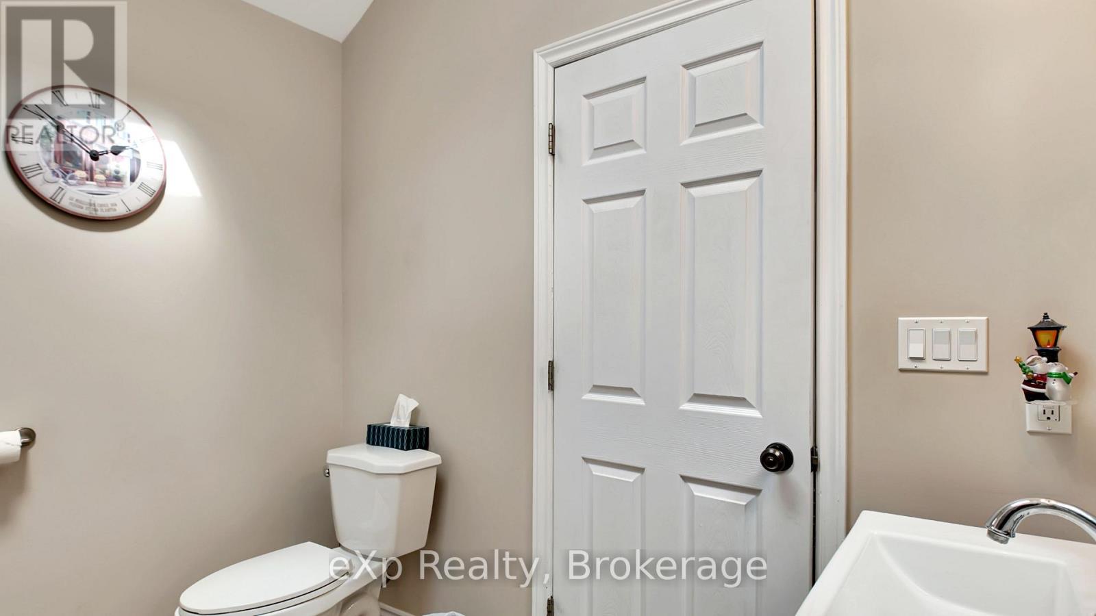 370 6th Avenue, Hanover, Ontario  N4N 2E9 - Photo 24 - X12935752
